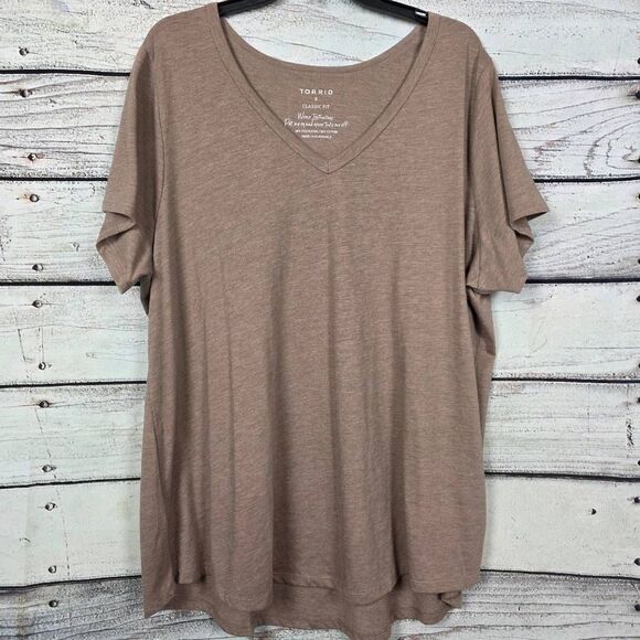 torrid Tops - Torrid 3 Classic Fit V-Neck Taupe Tee Plus Size